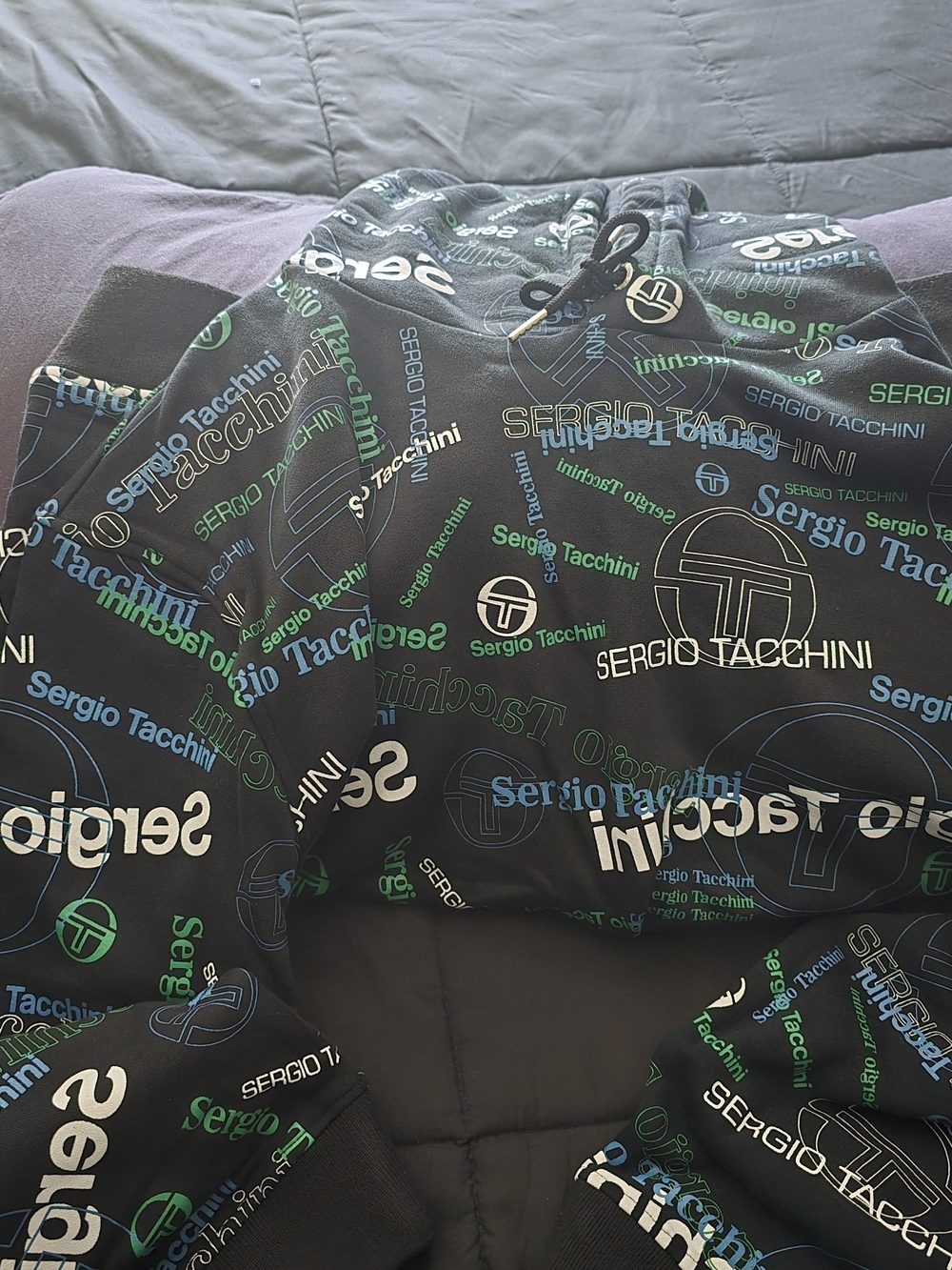 Sergio Tacchini Kids Black Pajama Top with Blue and Green Logos